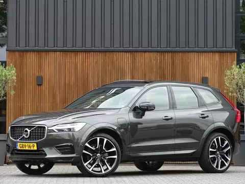 Volvo XC60 T8 407PK AWD / Inscription / panoramadak / 360&deg; / LED