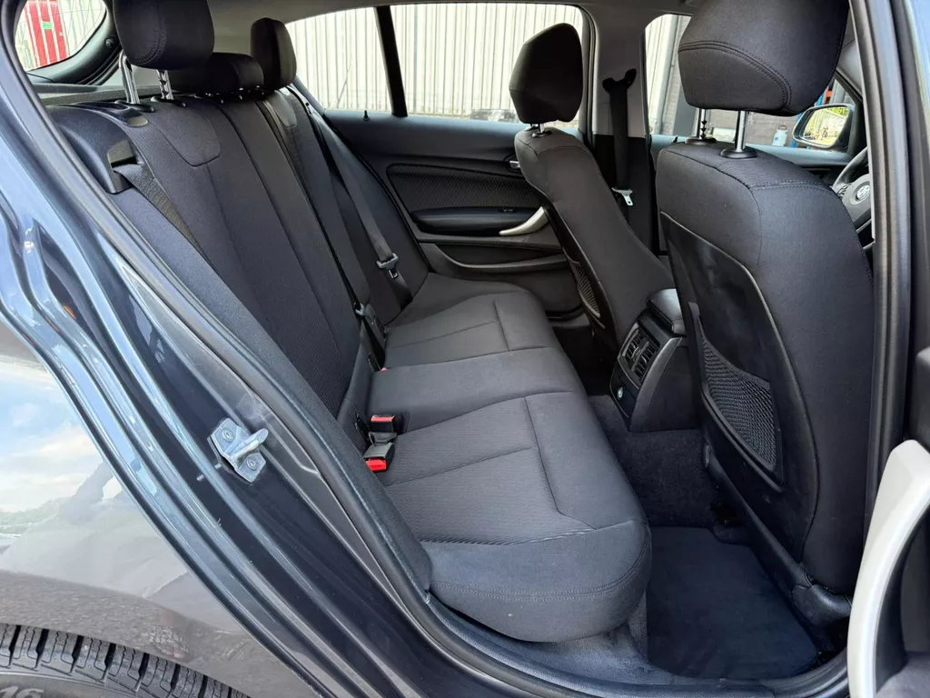 BMW 1-serie 118i Corporate Lease Executive NAVI | PDC | AIRCO | CRUISE | NWE APK BMW 1-serie 118i Corporate Lease Executive NAVI | PDC | AIRCO | CRUISE | NWE APK