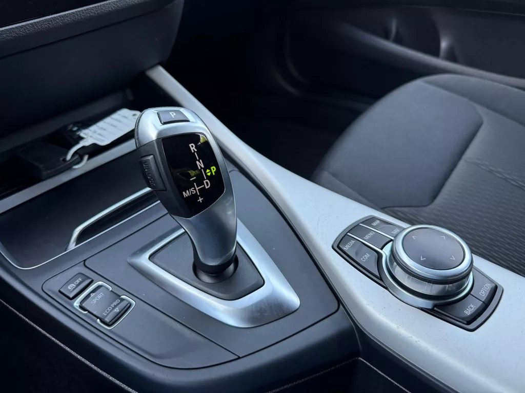 BMW 1-serie 118i Corporate Lease Executive NAVI | PDC | AIRCO | CRUISE | NWE APK BMW 1-serie 118i Corporate Lease Executive NAVI | PDC | AIRCO | CRUISE | NWE APK