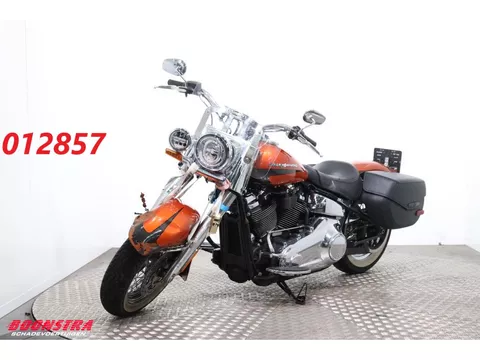 Harley-Davidson Softail 107 FLDE Deluxe 5HD Jekill &amp; Hyde ABS LED 18.643 km!