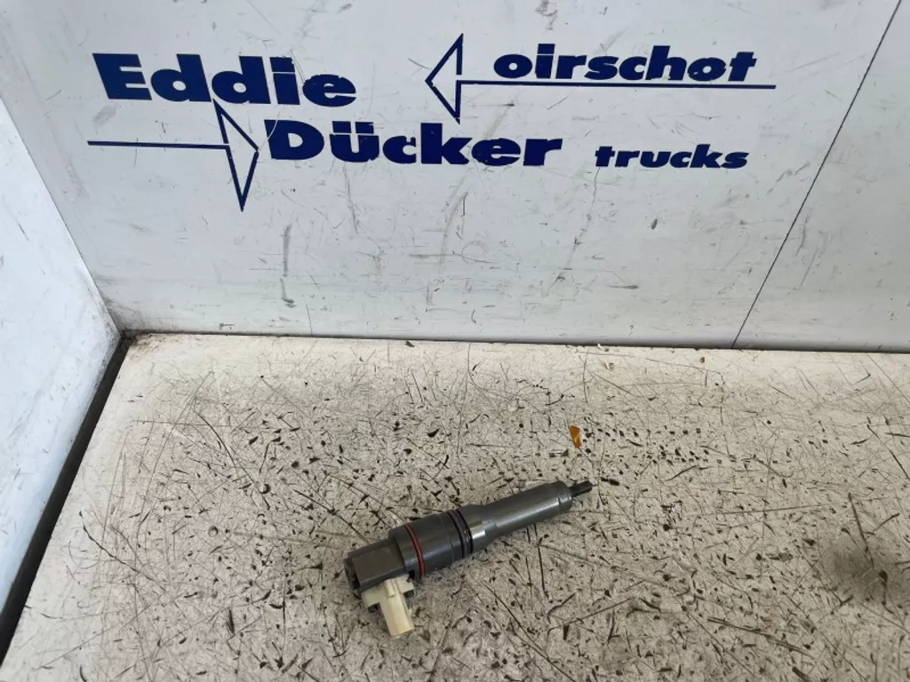 DAF 1972591 INJECTOR (MET GEBREKEN)