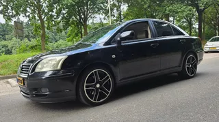 Toyota Avensis 2.2 D-4D Executive Sedan Leder interieur Navi