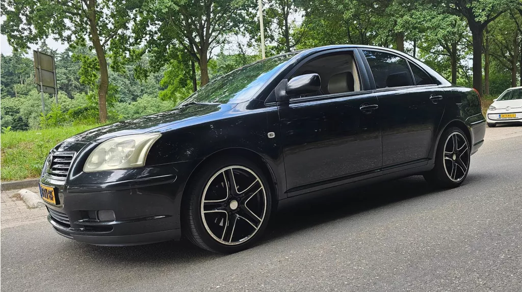 Toyota Avensis 2.2 D-4D Executive Sedan Leder interieur Navi