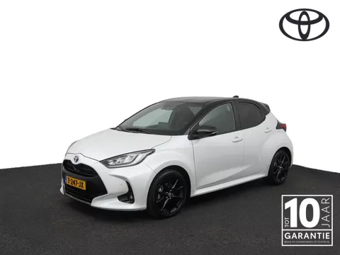 Toyota Yaris 1.5 Hybrid Executive two-tone | Navigatie | Keyless | Dodehoekdetectie | Parkeersensoren |