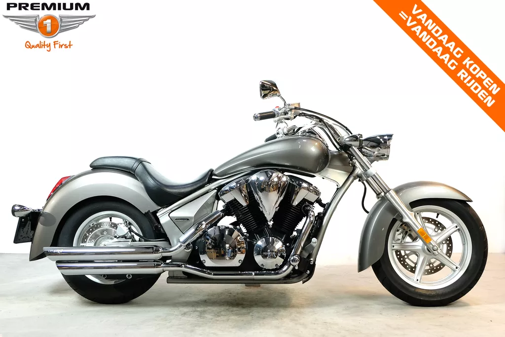 Honda VT 1300 CR STATELINE