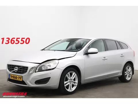 Volvo V60 1.6 T3 Aut. Momentum Navi Clima Cruise PDC 141.308 km!