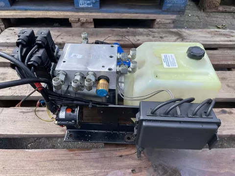 Diverse BUCHER HYDRAULICS MODEL M-3400-0101 SERIAL 53553302-0030