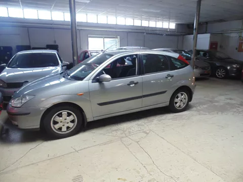Ford Focus 1.6-16V Trend 5 DEURS MET AIRCO