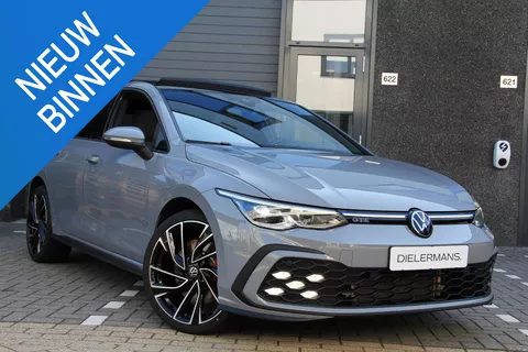 Volkswagen Golf 1.4 eHybrid GTE Panorama dak | 19' Adelaide velgen | Nardo Grey | Assistentie pakket | Winter pakket