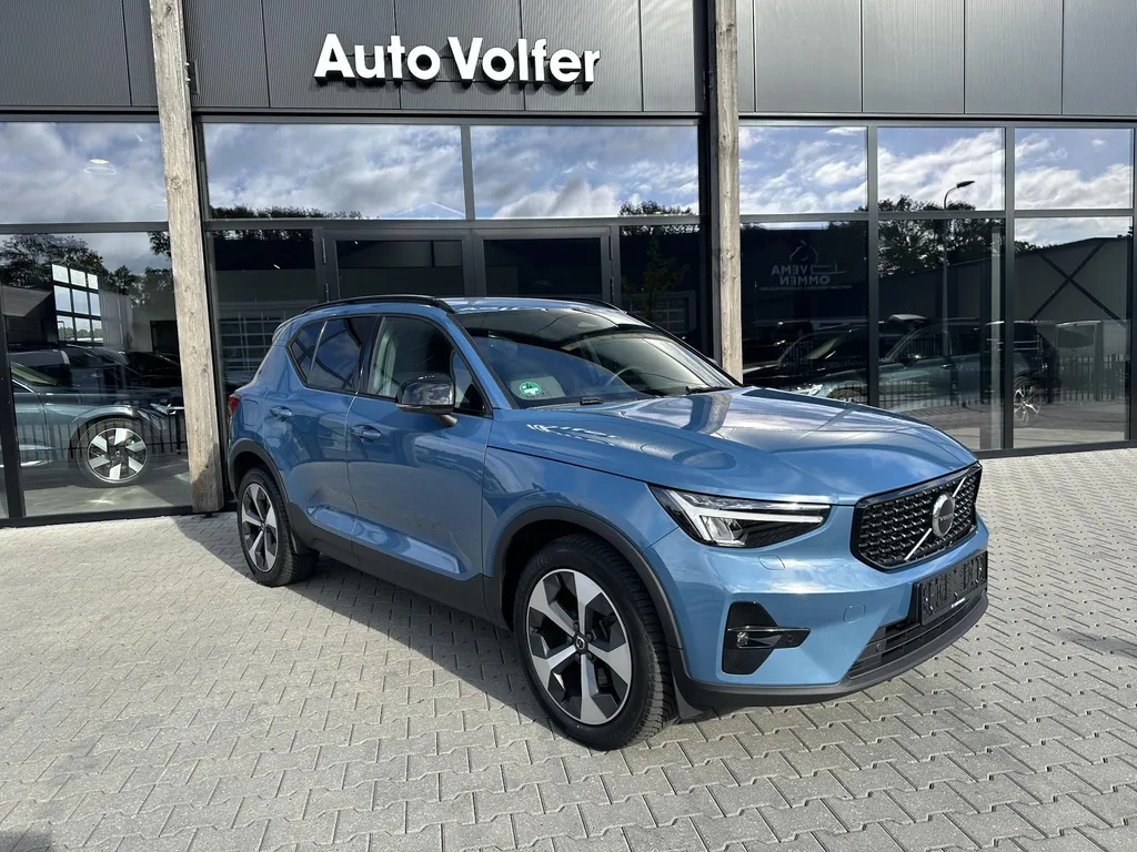 Volvo XC40 2.0 B4 Plus Dark Trekhaak|ACC|cam|pilot assist