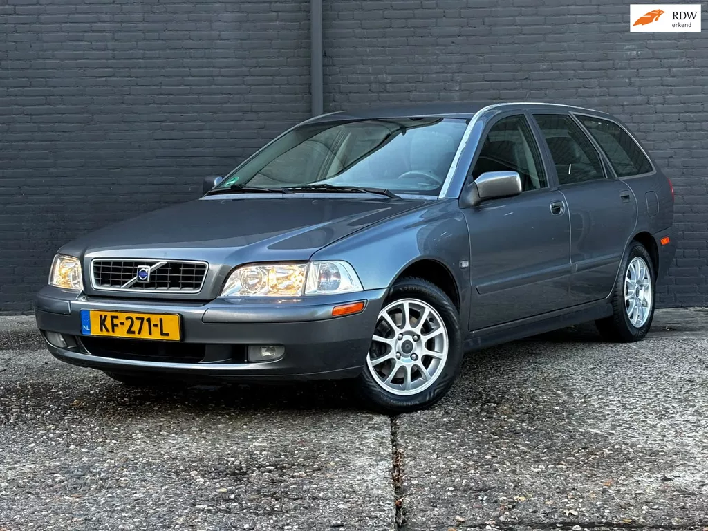 Volvo V40 1.6 Europa Prestige TREKHAAK|LEDER|AIRCO|ELEK RAMEN|NWE APK