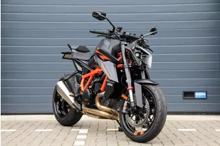 KTM 1390 SuperDuke R Black | Tech pack | NL motor | Nieuwstaat