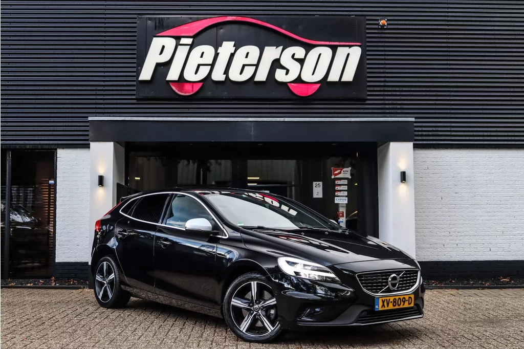 Volvo V40 1.5 T3 Polar+ R-Design NAP BTW PANO H&amp;K MEMORY