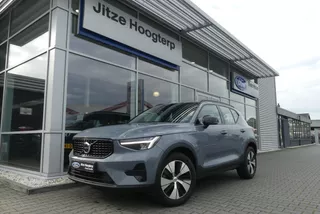 Volvo XC40 1.5 T4 Plug-in hybrid Plus Dark MEMORY, LEER, WINTER PACK, CRUISE, CLIMA, NAVI, CAMERA, PDC V&amp;A, APPLE CARPLAY/ANDROID AUTO, KEYLESS, HARMAN/KARDON, ELEKT. ACHTERKLEP, ELEKT. STOELEN, 147.285KM