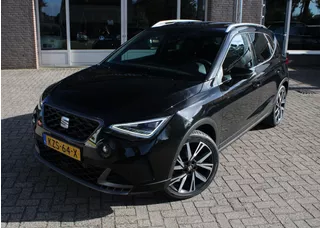 SEAT Arona 1.5 TSI EVO FR Carplay, Adaptive cruise, Parkeerhulp, Stoelverwarming, Alcantara, LED, Climate control, Navi, 18" LMV