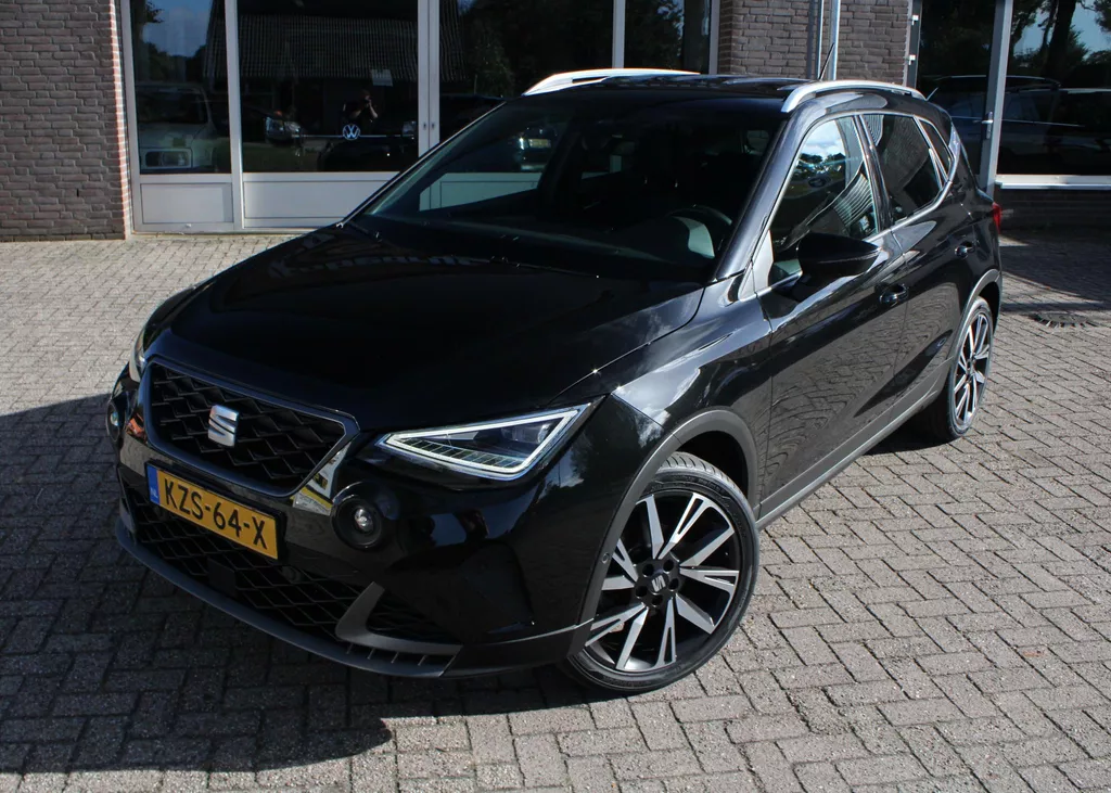 SEAT Arona 1.5 TSI EVO FR Carplay, Adaptive cruise, Parkeerhulp, Stoelverwarming, Alcantara, LED, Climate control, Navi, 18" LMV