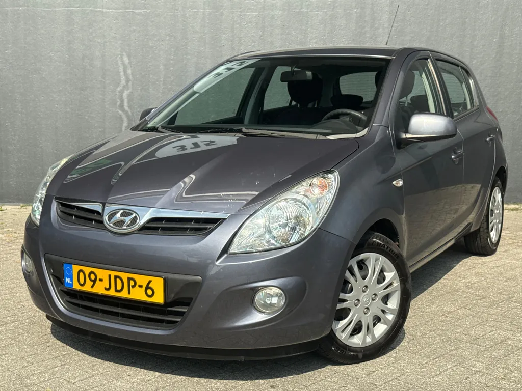 Hyundai i20 1.4I DYNAMIC VERSION AUTOMAAT