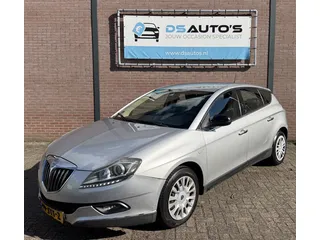 Lancia Delta 1.4-16V Argento