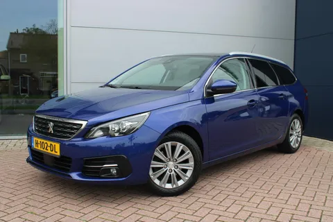 Peugeot 308 SW 1.2 PureTech 130pk Blue Lease Premium Leer Airco Navi Carplay Camera Pano Dealer onderhouden