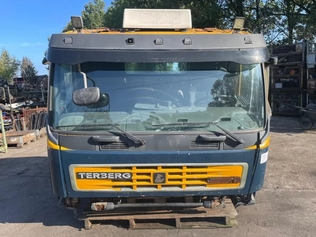 Volvo DAY CAB