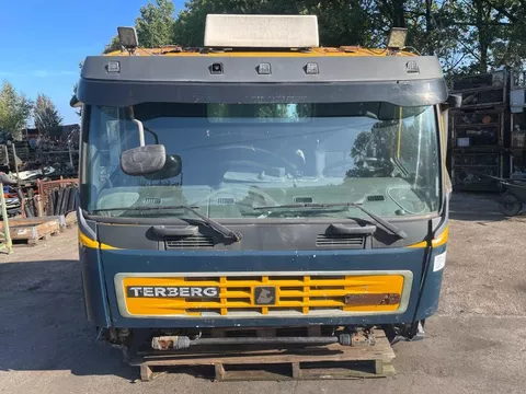 Volvo DAY CAB