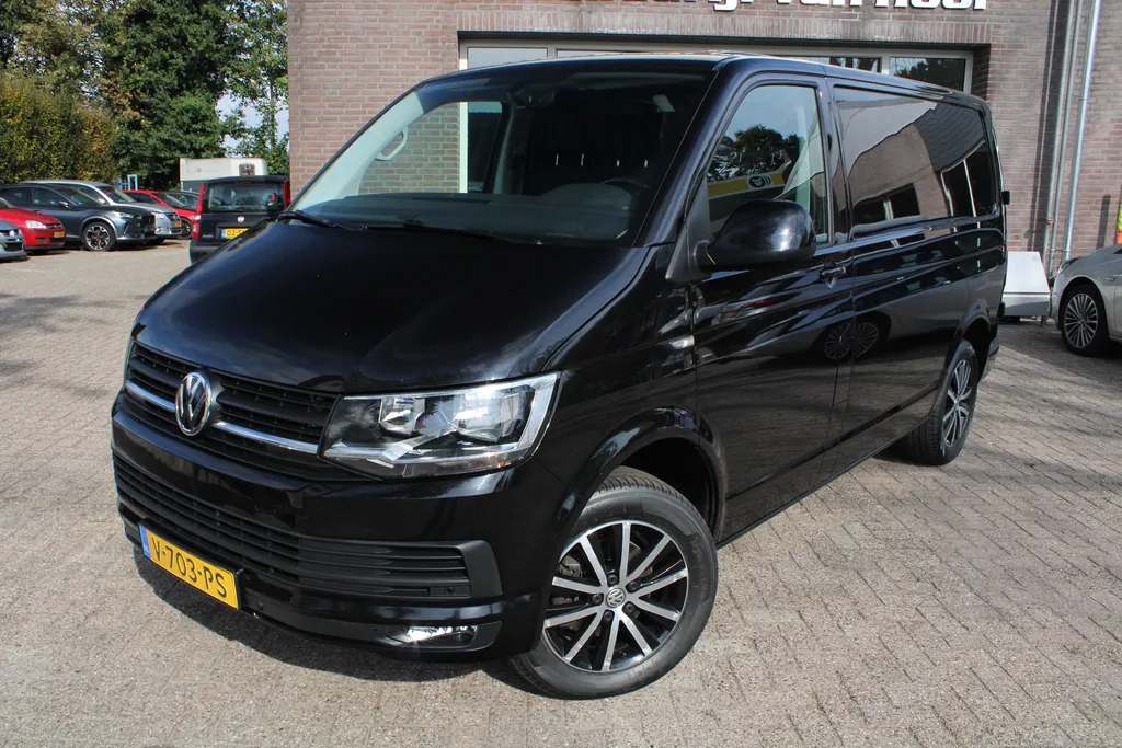 Volkswagen Transporter 2.0 TDI L1H1 1e eigenaar, Cruise, Carplay, Parkeerhulp, Navi, Achterdeuren, Houten laadvloer, 17" LMV