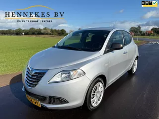 Lancia Ypsilon 0.9 TwinAir Silver Plus clima stoelverwarming