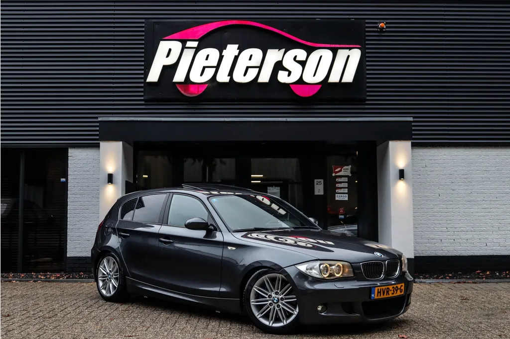 BMW 1-serie 130i M-Pakket PANO KLEPPENSYSTEEM NAVI CLIMA