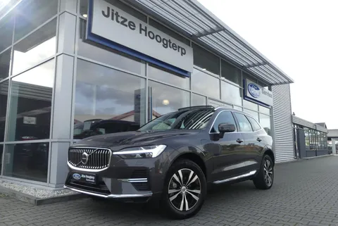 Volvo XC60 2.0 T6 Plug-in hybrid AWD Plus Bright ELEKT. TREKHAAK, PANO, LEER, MEMORY 2X, WINTER PACK, ADAPT. CRUISE, CLIMA, NAVI, CAMERA, PDC V&amp;A, APPLE CARPLAY/ANDROID AUTO, BLIS, KEYLESS, ELEKT. ACHTERKLEP, ELEKT. STOELEN, 81.376KM