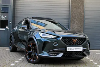 CUPRA Formentor 1.4 eHybrid VZ DSG 245 PK Copper | Pano | Kuipstoelen | Vol in de opties | 1e lak | Dealer onderhouden | Camouflage Green Metallic!
