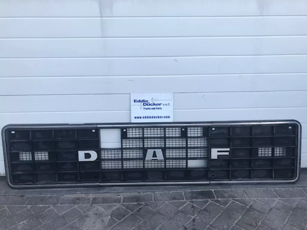 DAF BOVEN GRILLE