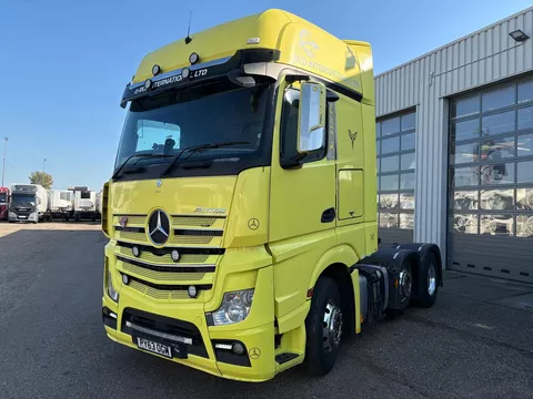 Mercedes-Benz Actros 2445 RHD 6x2 liftaxle, big wheels